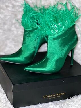 NWT Azalea Wang Kaylynn-Green Satin Feather Trim Ankle Boots